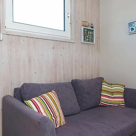 4 Person In L Kken Løkken